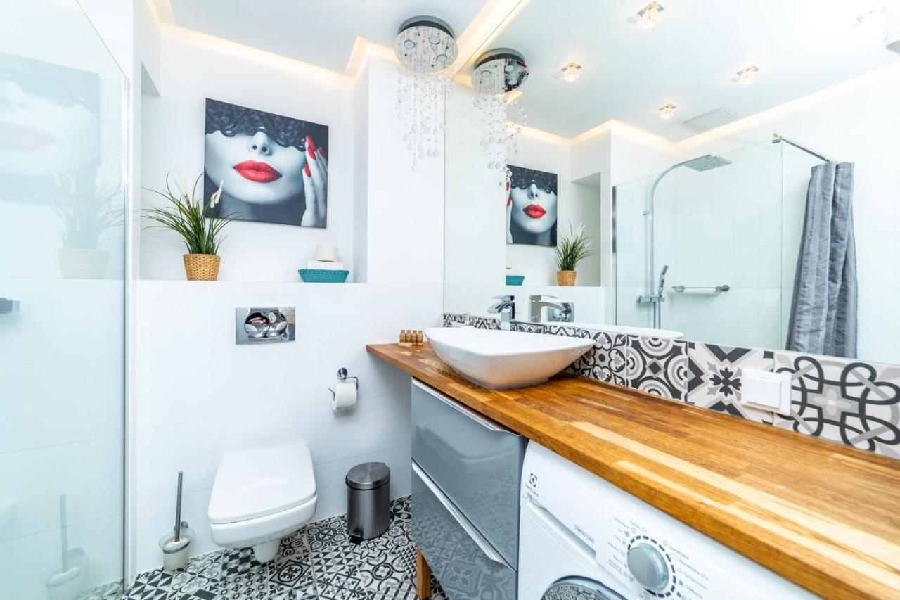 Bright - Neptun Park By Oneapartments Гданск Екстериор снимка